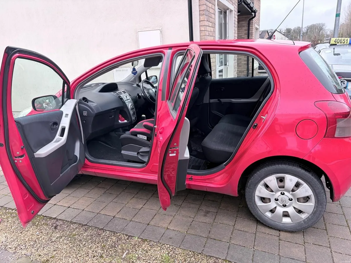 Toyota Yaris 2008 - Image 3