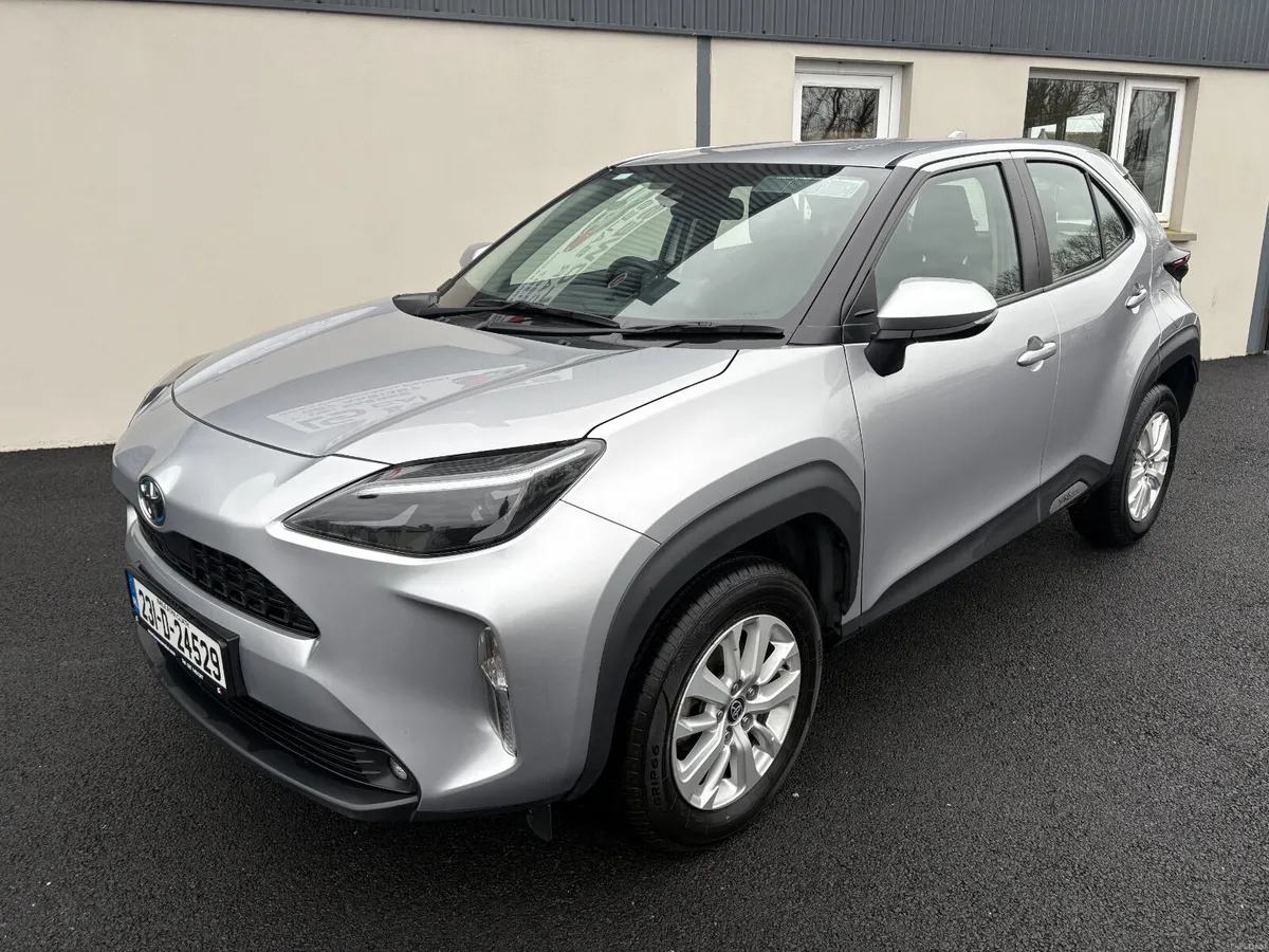 231 Toyota Yaris Cross 1.5 Hybrid Luna Auto - Image 2
