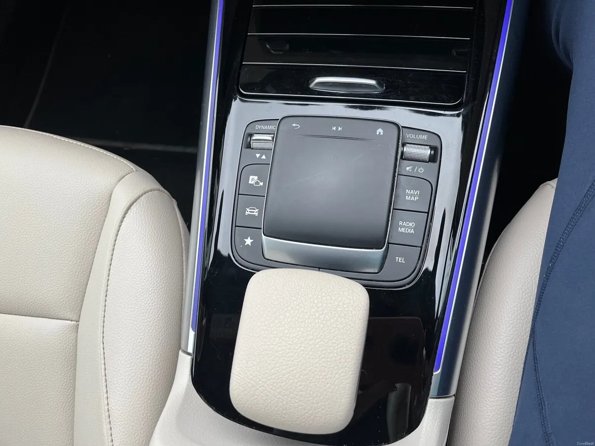 Mercedes-Benz EQA 2022 - Image 3