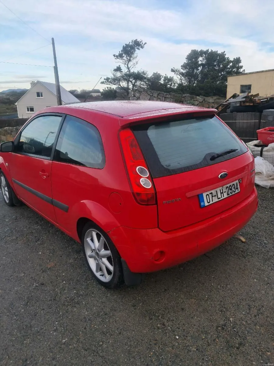 Ford Fiesta Zetec - Image 4