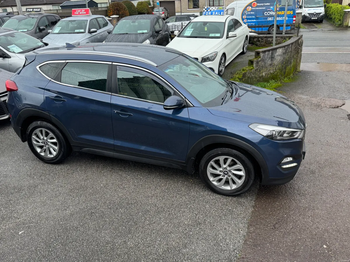 Hyundai Tucson Executive high spec - Image 4