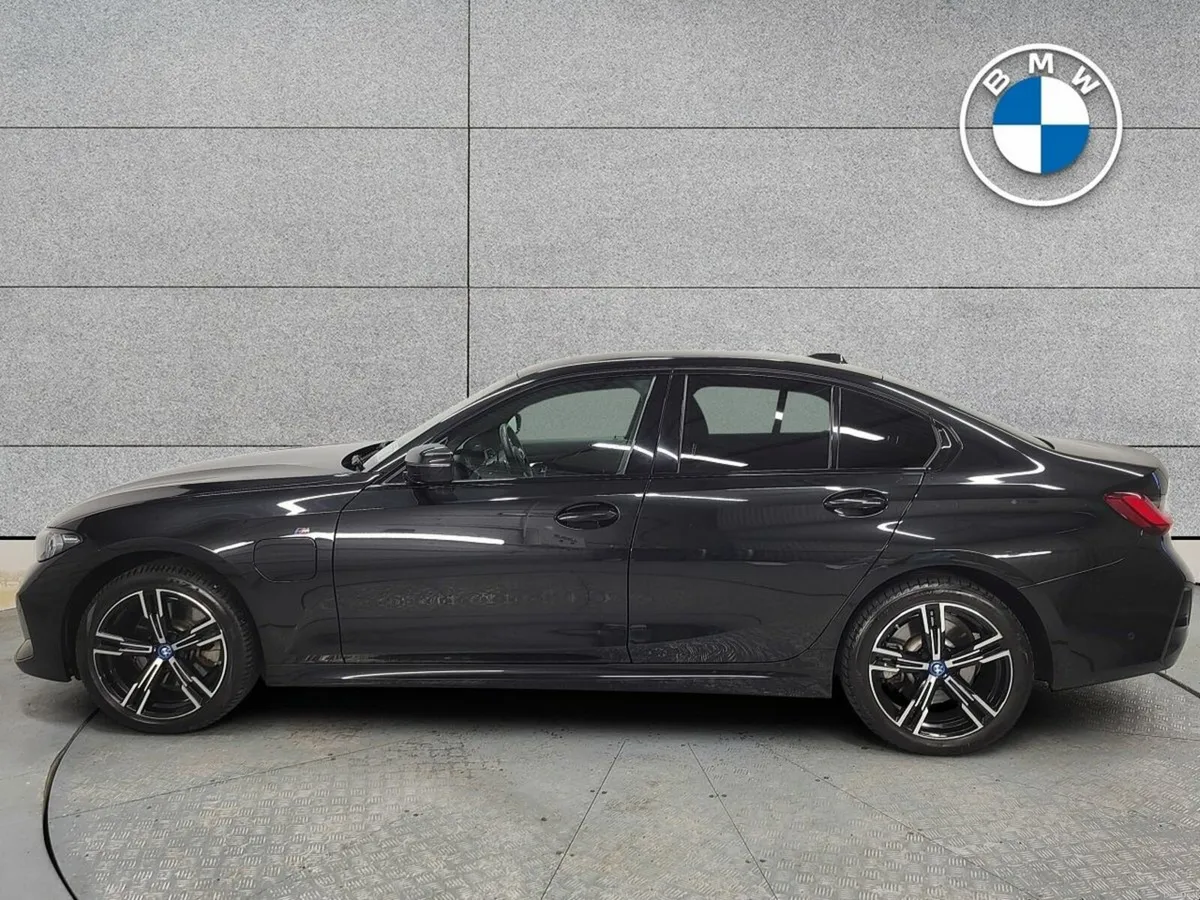 BMW 3-Series 330e M Sport - Image 4