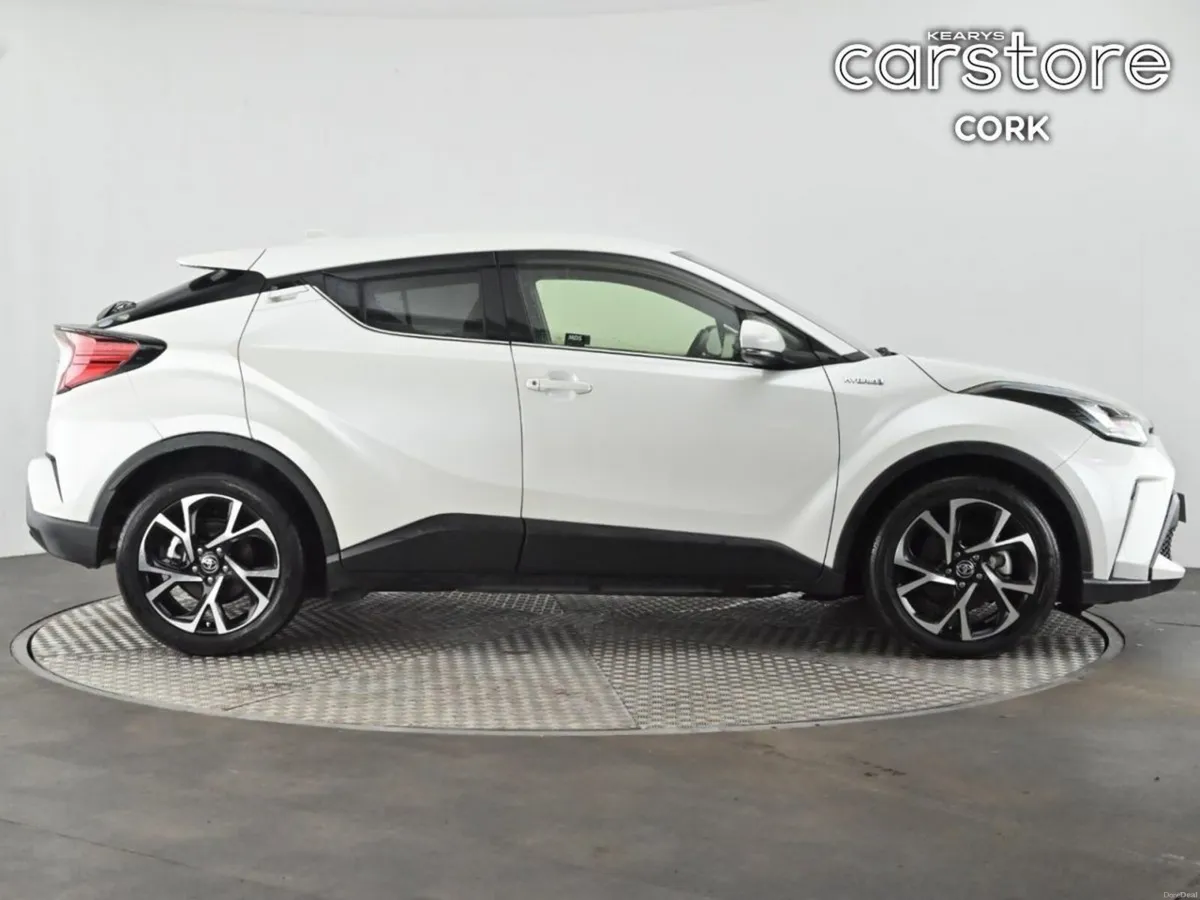 Toyota C-HR 1.8 HYBRID Auto - Image 2