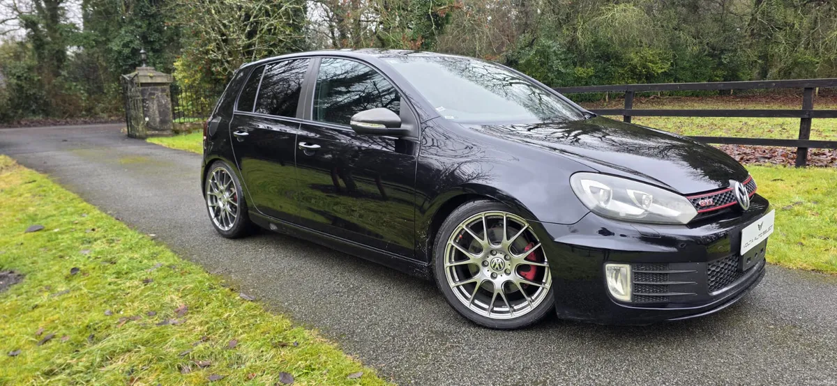 2010 Volkswagon Golf GTI - Image 4