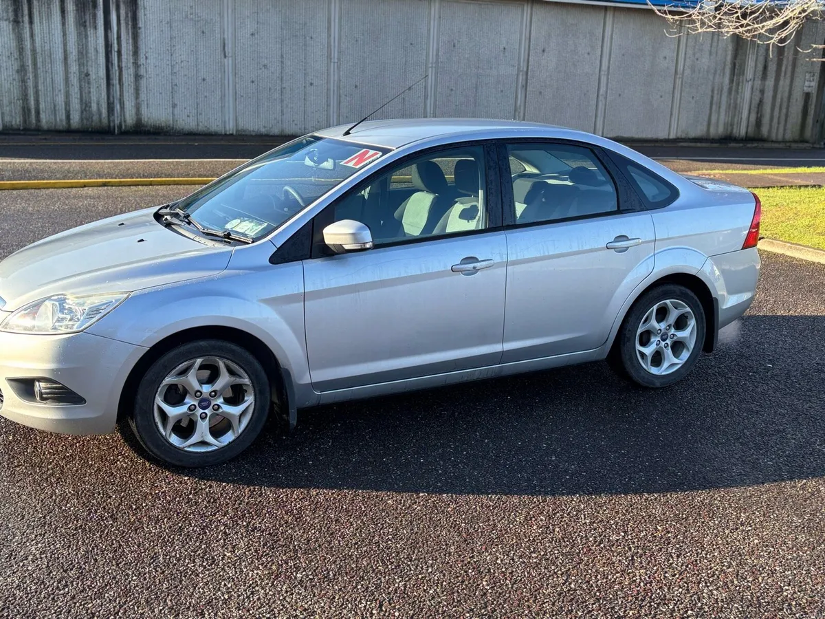 Ford focus 2011 - Image 2