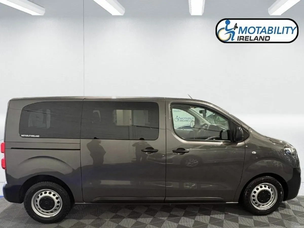 Citroen Dispatch Spacetourer Wheelchair Accessible - Image 3