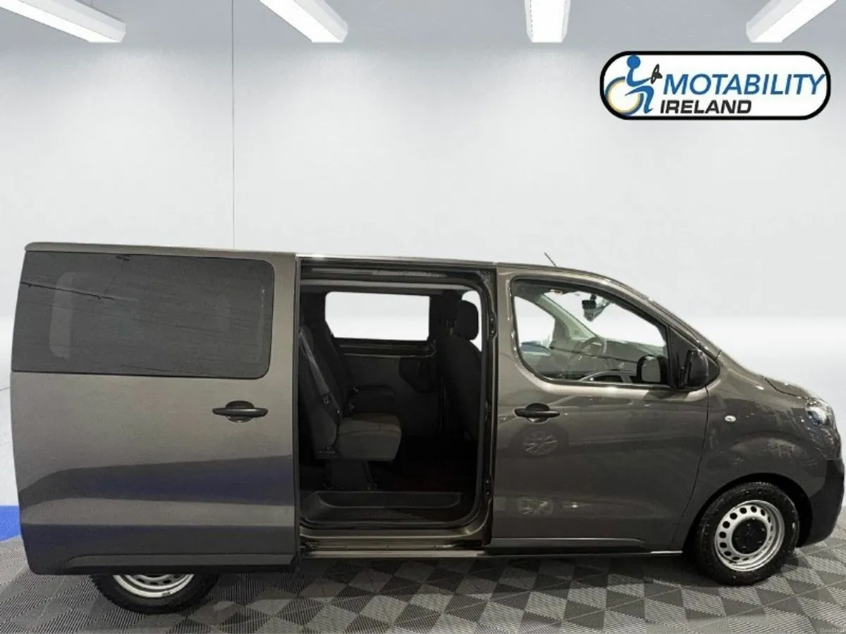 Citroen Spacetourer Wheelchair Accessible - Image 4
