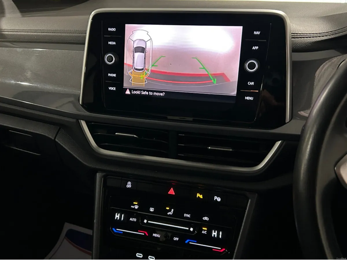 Volkswagen T-Roc STYLE 2.0 TDI MANUAL 6SPEED FWD 1 - Image 4