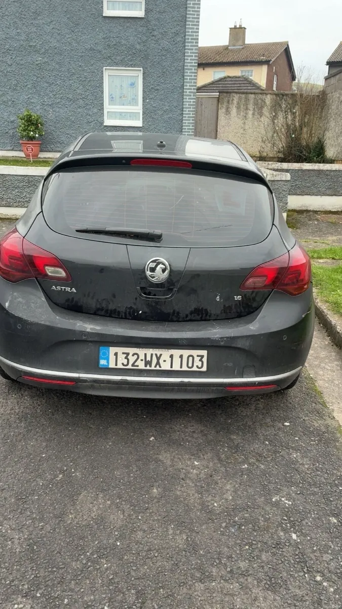 Vauxhall Astra 2013 - Image 1