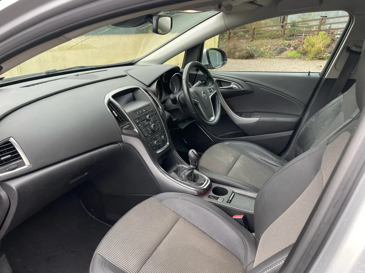 Opel Astra estate nct07/26 tax08/26 - Image 4