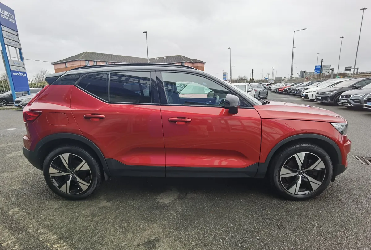 VOLVO XC40 1.5 T4 R-DESIGN RECHARGE AUTO PHEV - Image 4