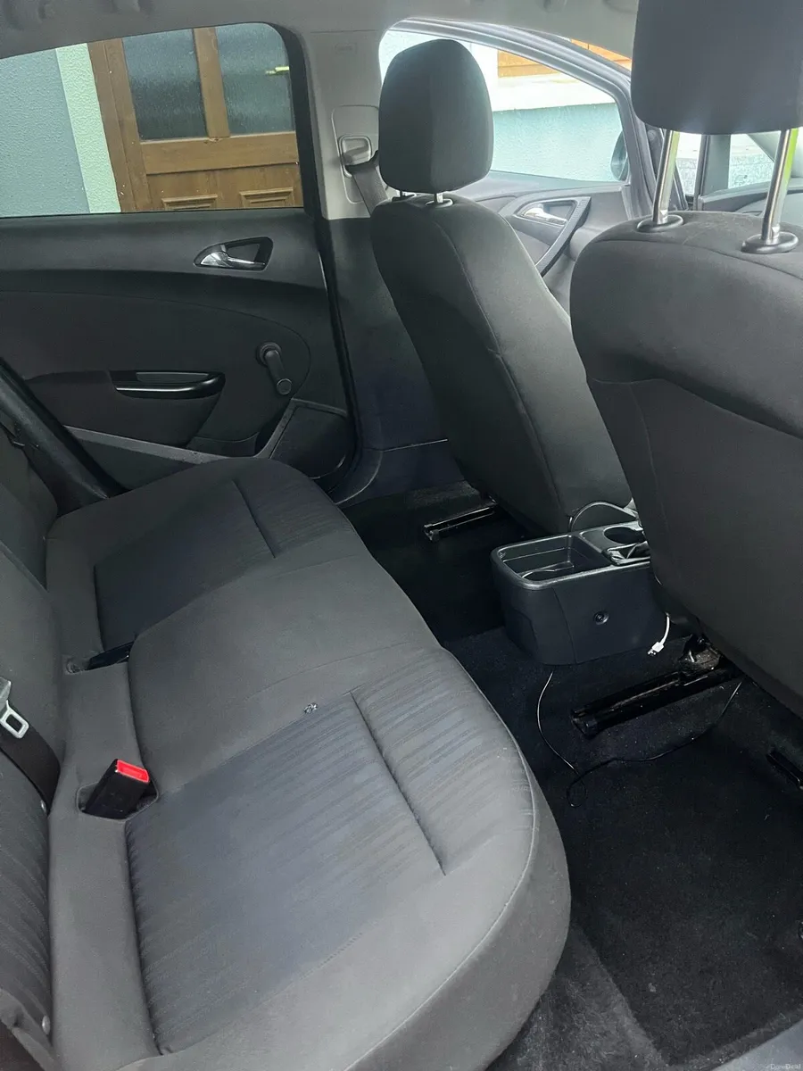 Opel Astra 2012 1.4L Diesel - Image 4