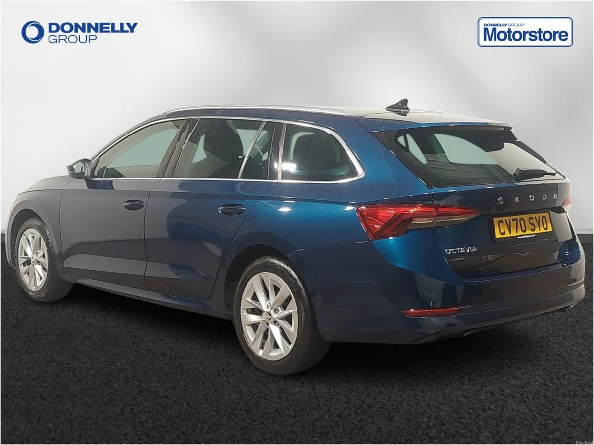 Skoda OCTAVIA Diesel Estate SE L - Image 2