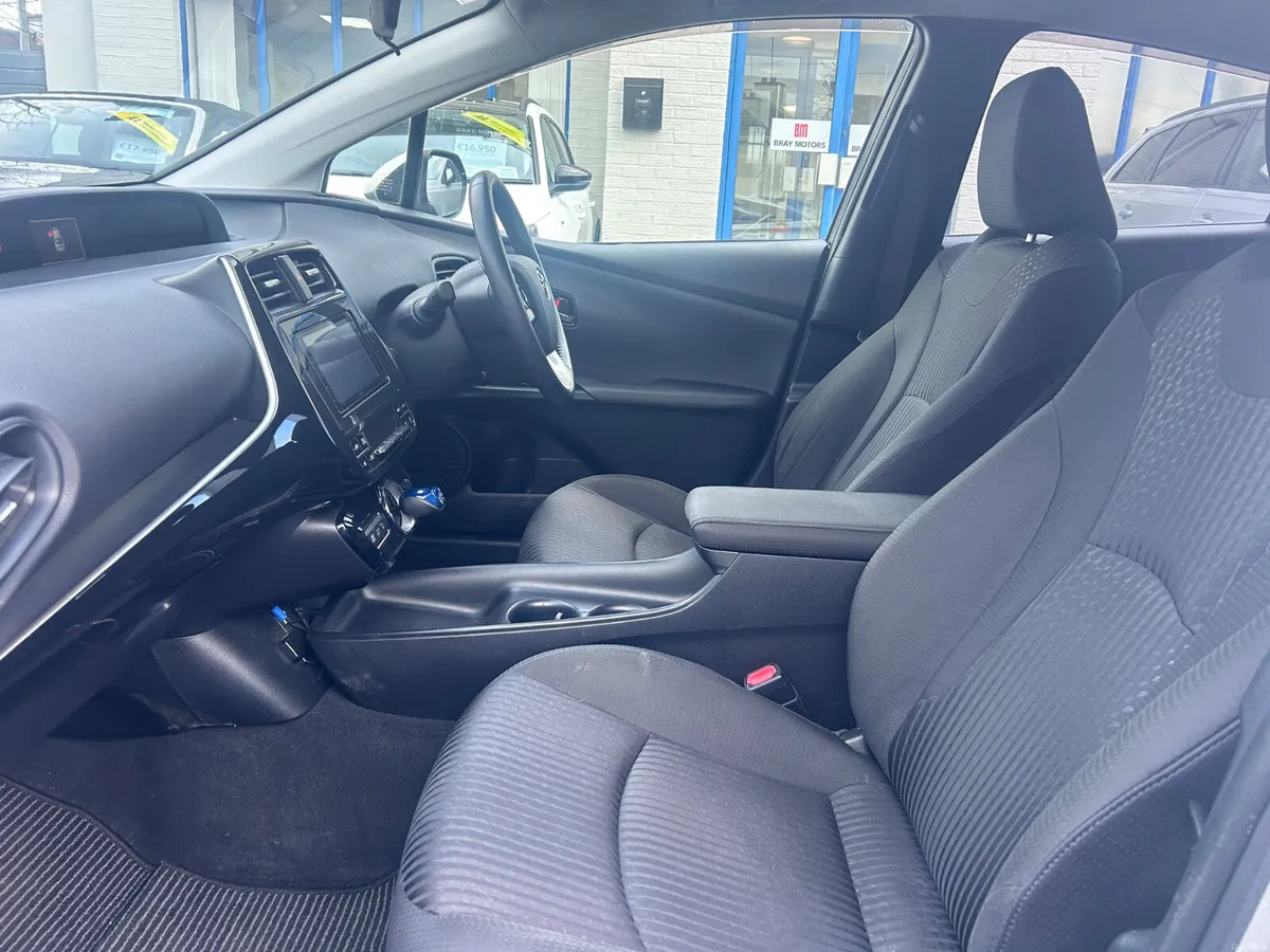 2016 TOYOTA PRIUS 1.8 PETROL HYBRID AUTO - Image 4