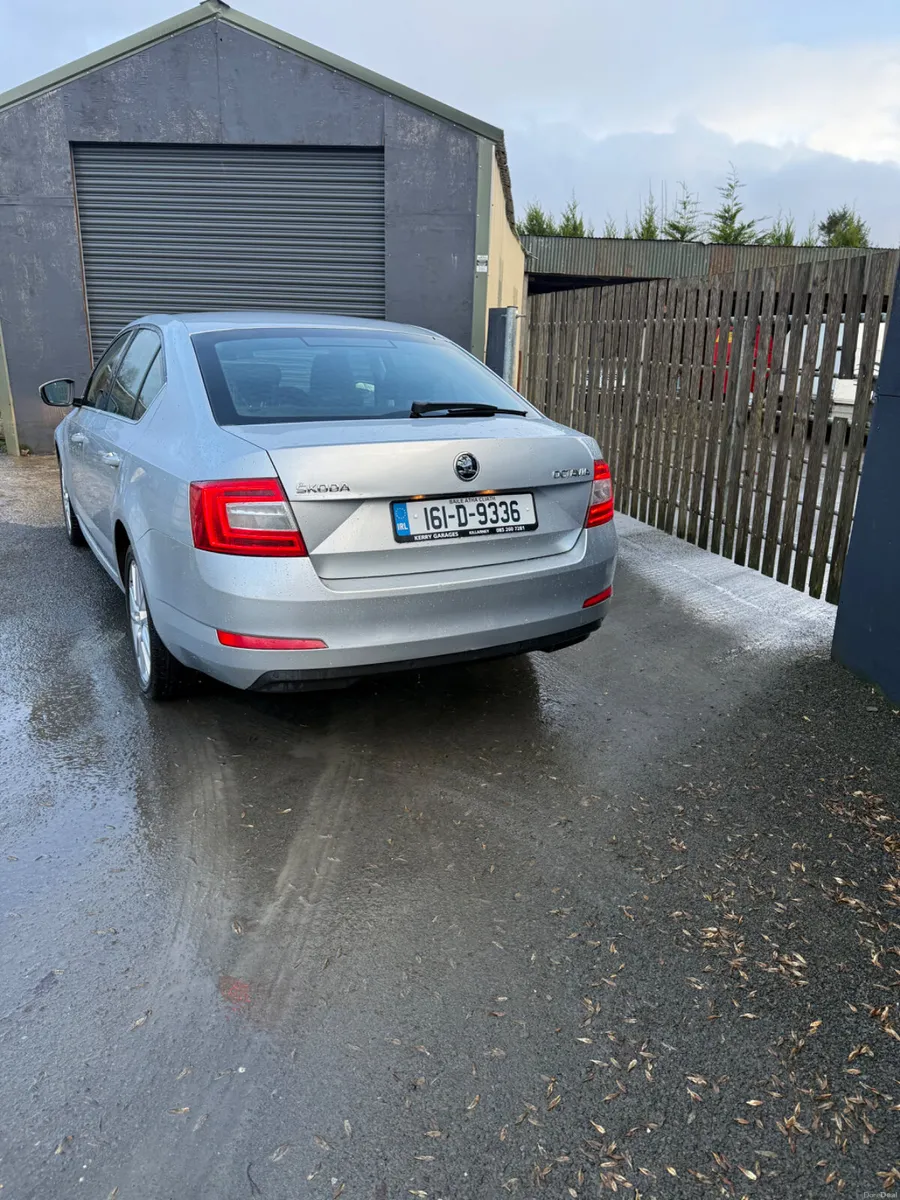 2016 Skoda Octavia 2.0 tdi Pan Roof - Image 4