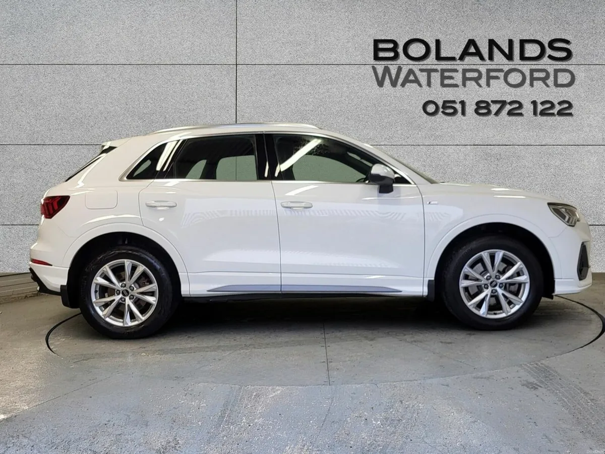 Audi Q3 45 TFSI E S Tronic S line - Image 4