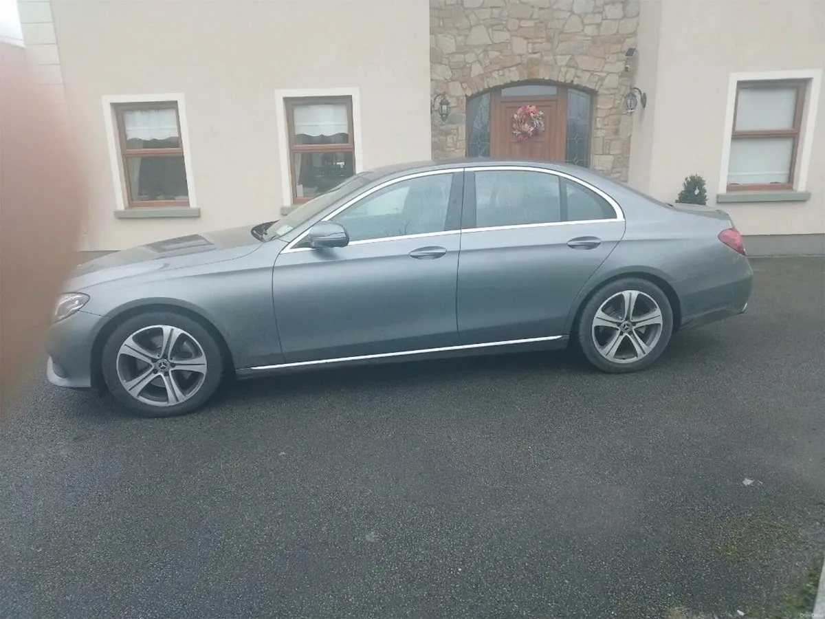 Mercedes e220d 2018 - Image 3