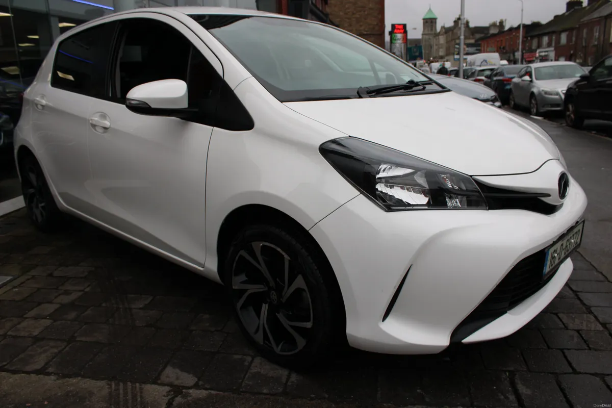 Toyota VITZ/YARIS 1.0 AUTOMATIC 2016 - Image 2