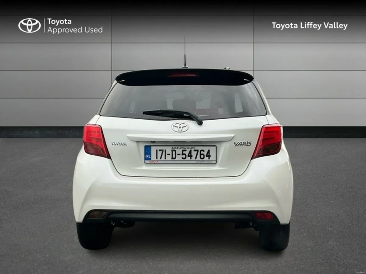 Toyota Yaris 1.33 VVT-I DESIGN 99BHP 5 5DR - Image 4