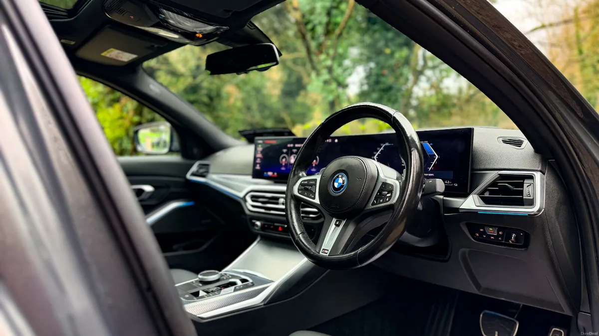 2023 (232) BMW 330E MSPORT LCI PRO *SUNROOF - Image 3
