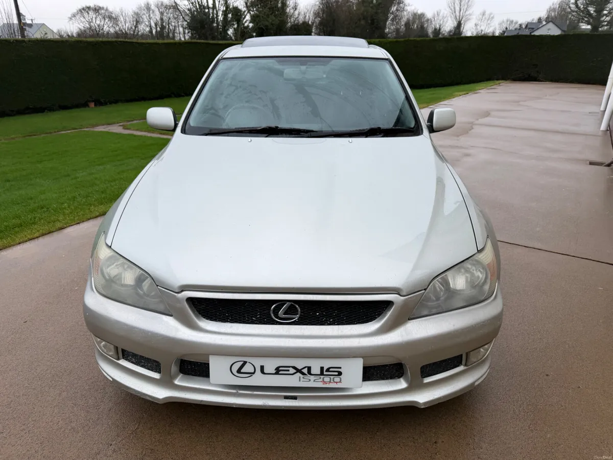 2003 LEXUS IS200 SPORT | LSD | SUNROOF | PRIVACY - Image 2