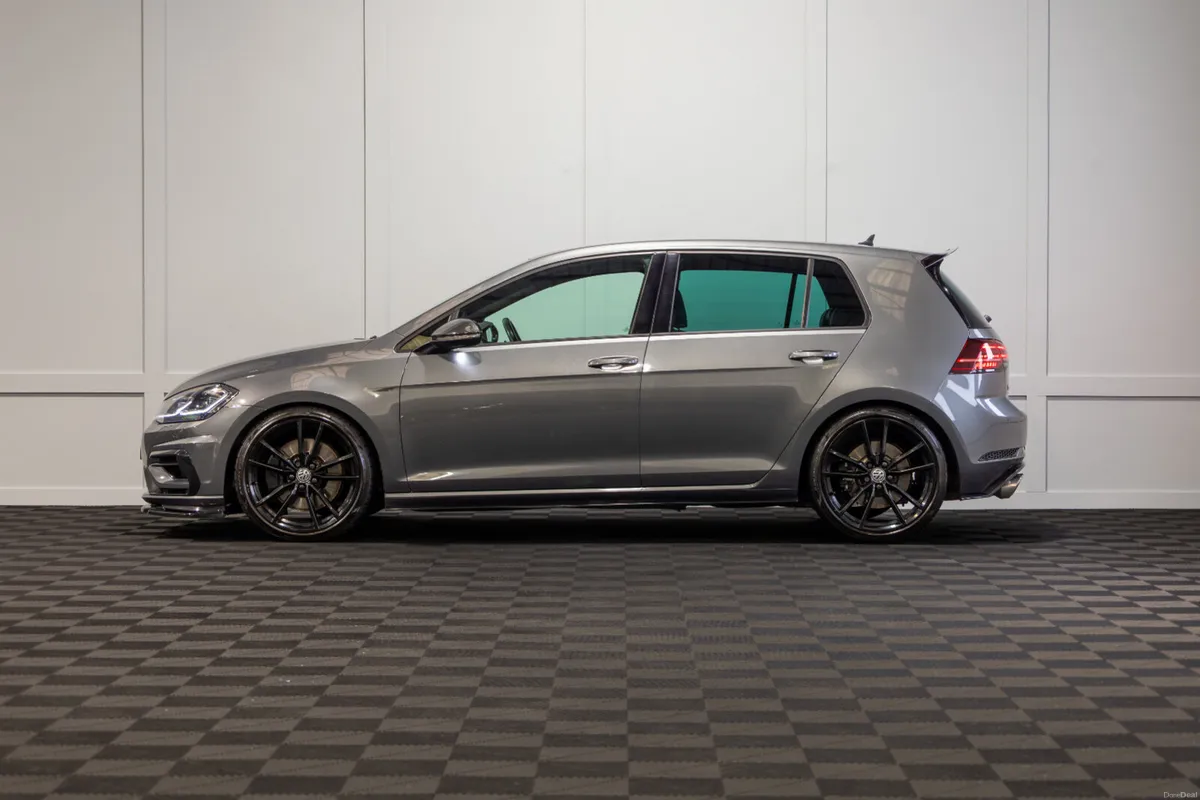 182 Volkswagen Golf R - Image 3