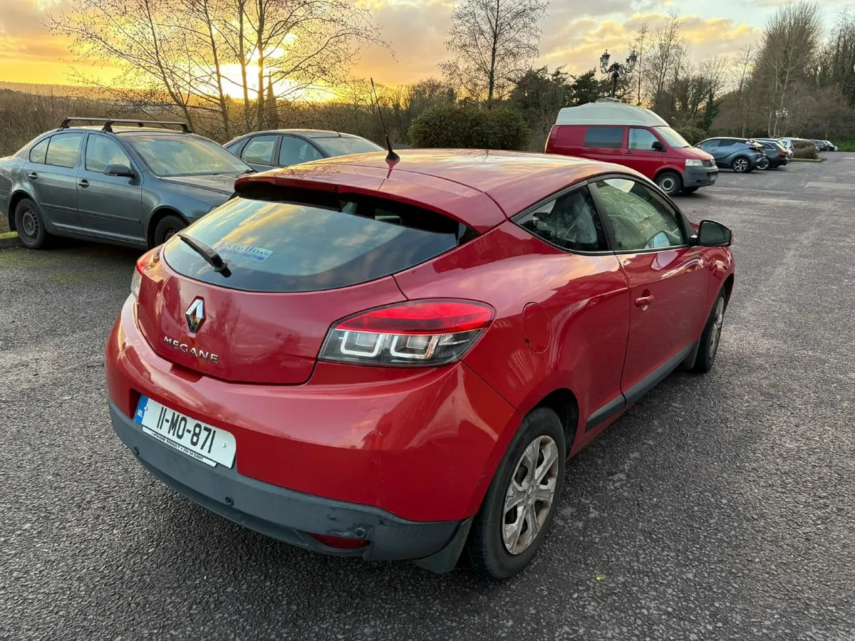 Renault Megane 2011 - Image 2