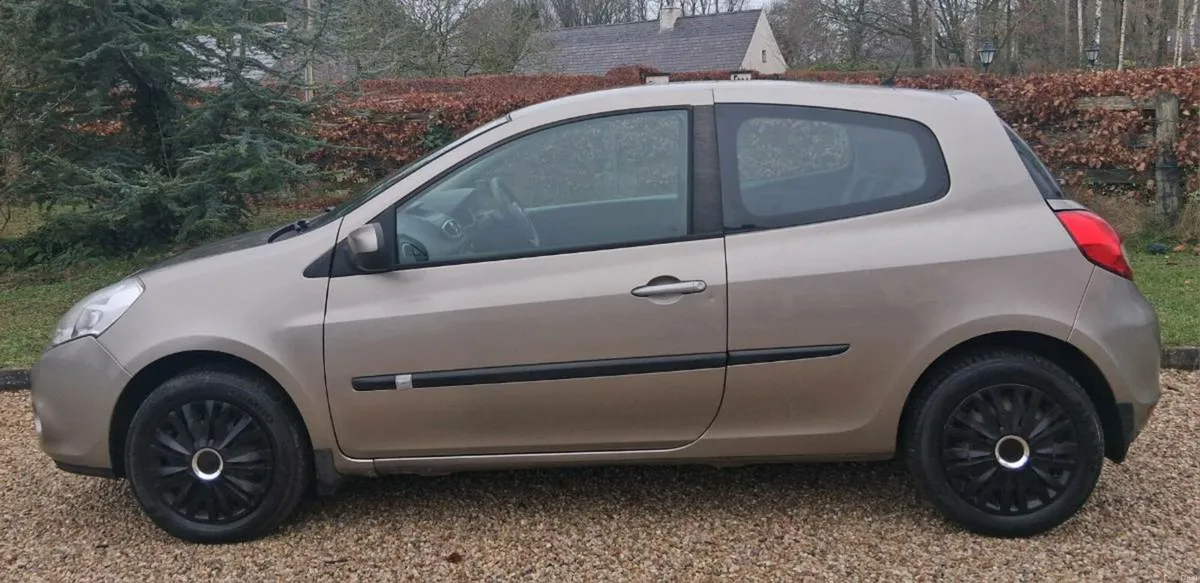 10 Clio 1.2 3dr New NCT 02/2027 196km - Image 4