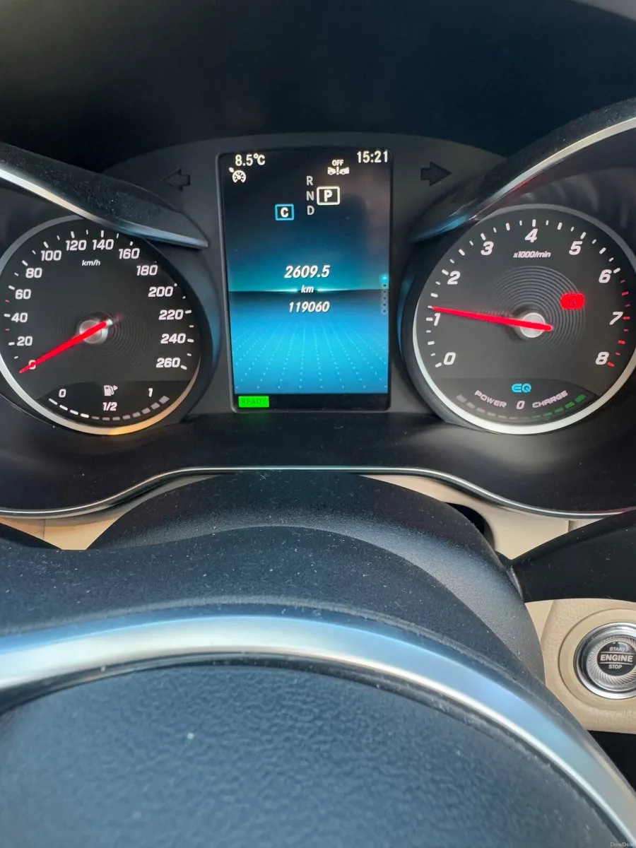 Mercedes-Benz C-Class 2019 - Image 2