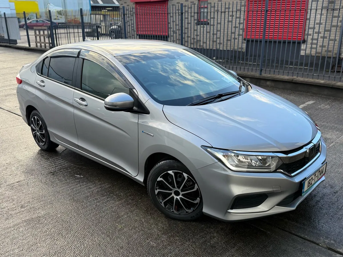 2018 Honda Grace 1.5 Petrol Hybrid 67 000KM - Image 2