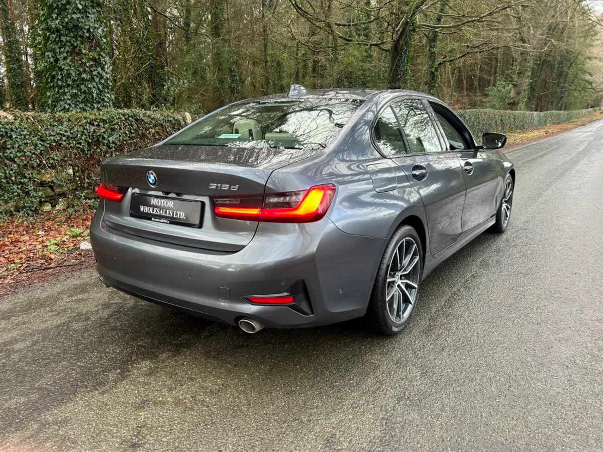 192 BMW 318D AUTO IN MINERAL GREY - Image 2