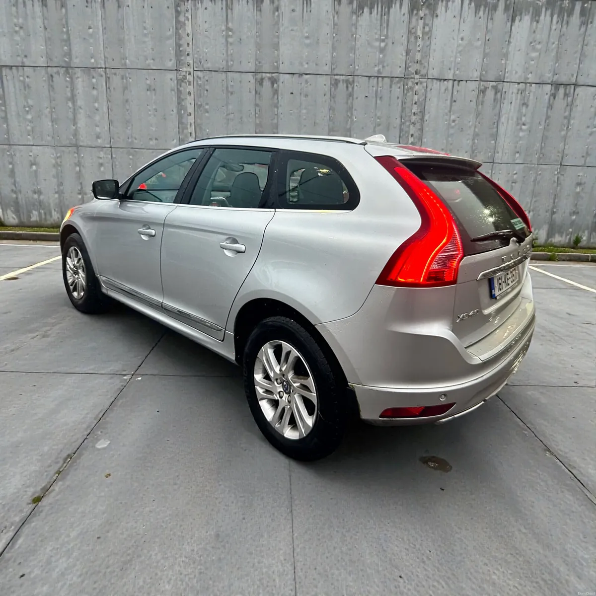 2016 Volvo XC60 D4 (190hp) Automatic  SE LUX Leath - Image 4