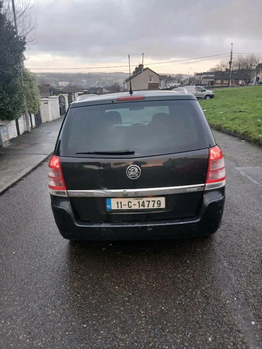 20 11 VAUXHALL  ZAFIRA  7 SEATER - Image 4