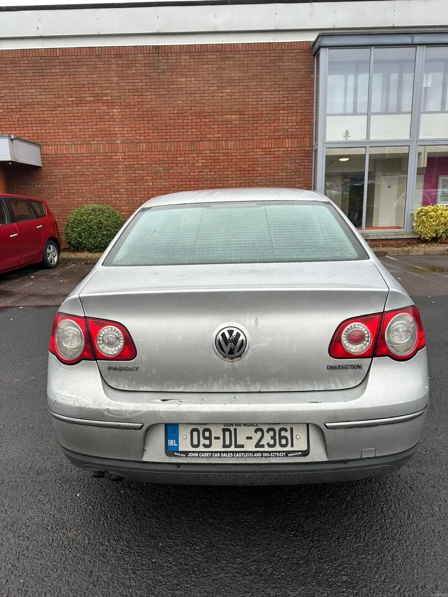 Volkswagen Passat - Image 4