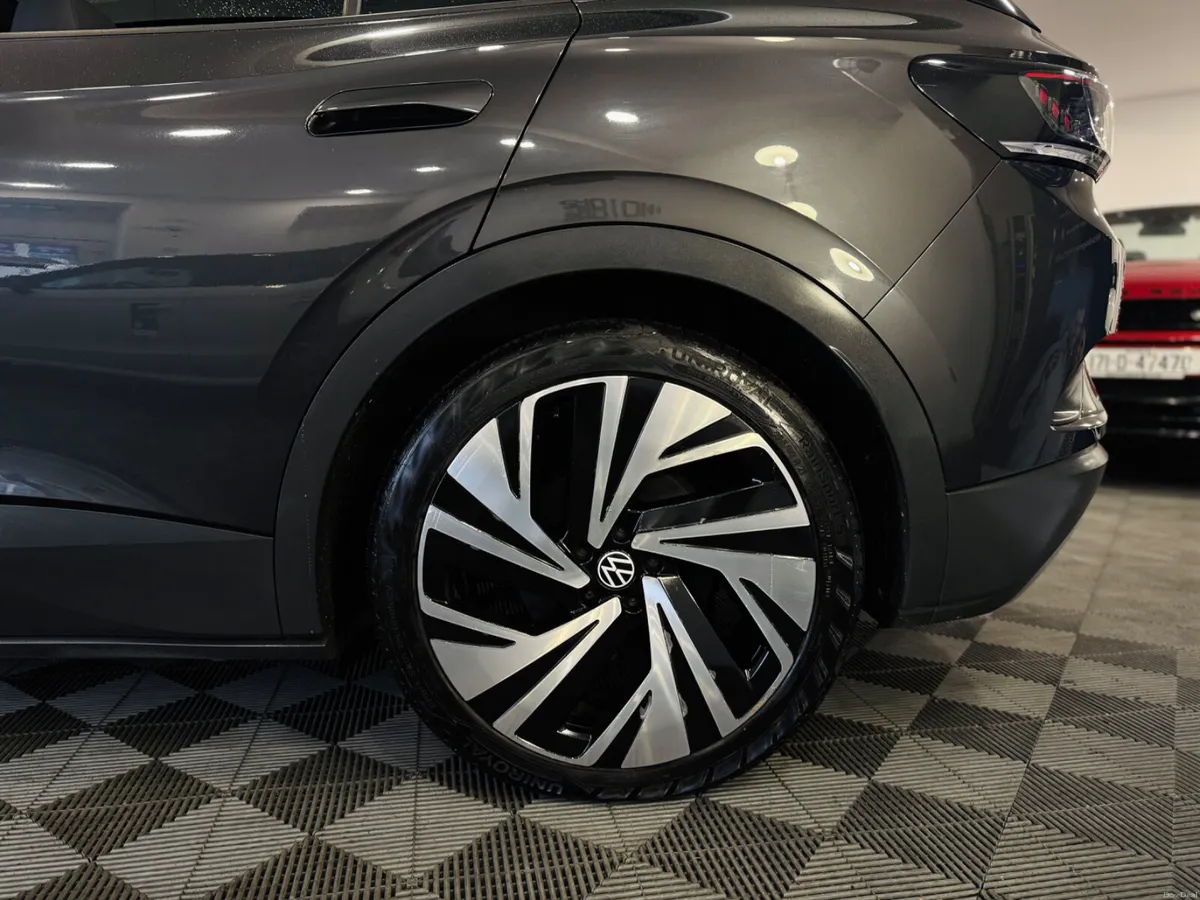 2021 Volkswagen ID.4-1st Max-Pan Roof - Image 4