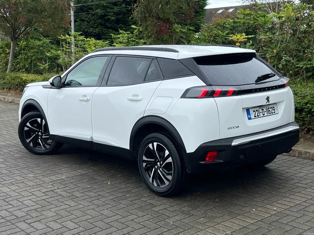 221 PEUGEOT 2008 1.2 PETROL ALLURE WARRANTY - Image 4