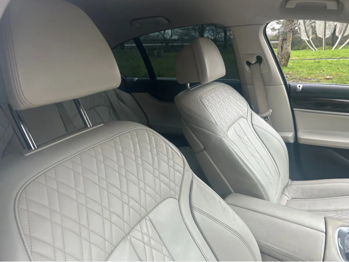 BMW 7-Series 730D 4DR AUTO - Image 6