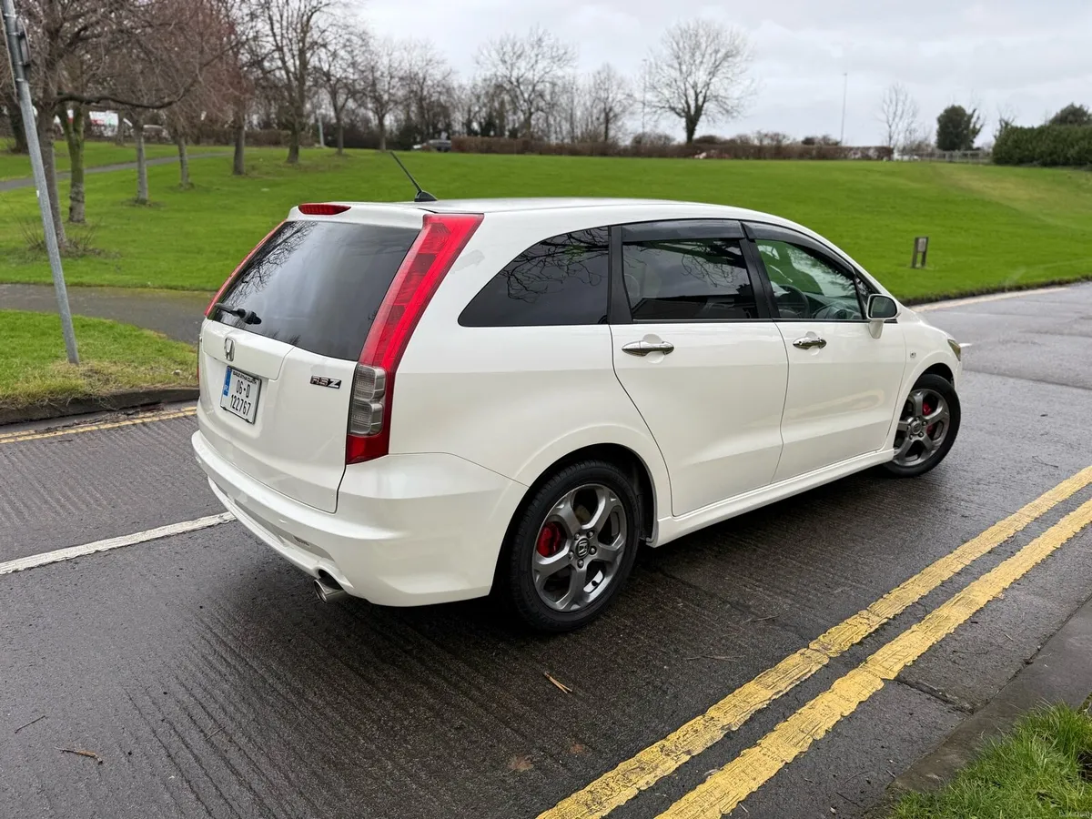 Automatic Honda Stream 7 seaters 2006 NCT valid - Image 4