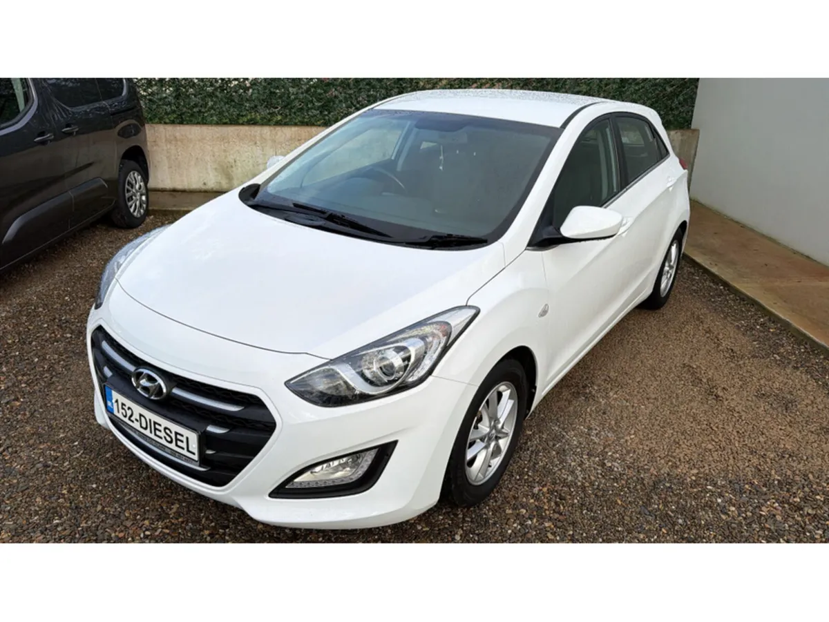 Hyundai i30 SE BLUE DRIVE CRDI - Image 2
