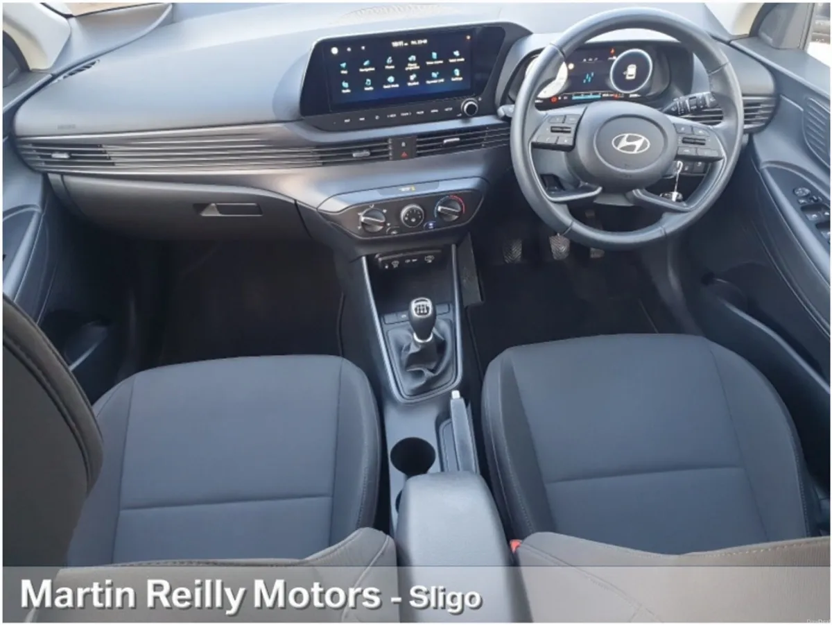 Hyundai i20 Deluxe Plus - Image 2