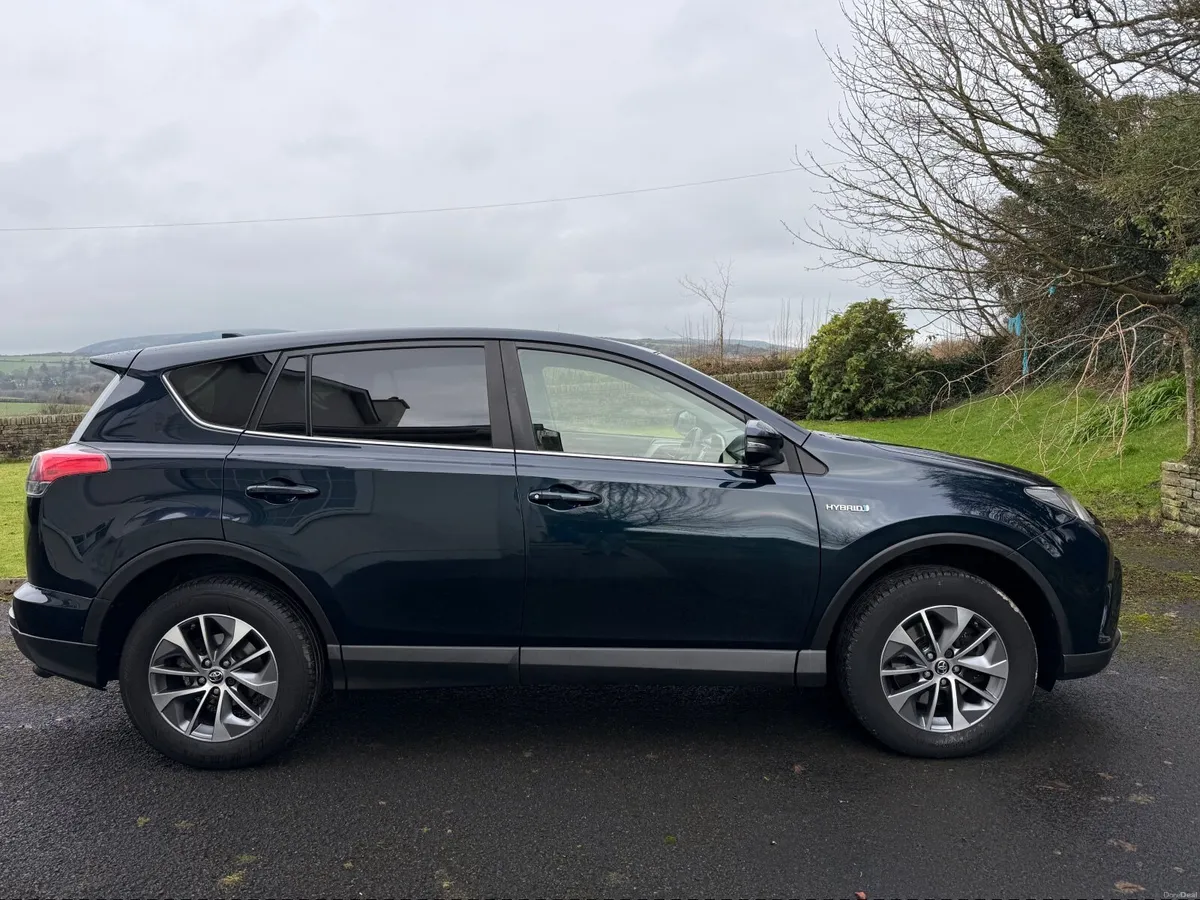 Toyota RAV4 2017 - Image 3