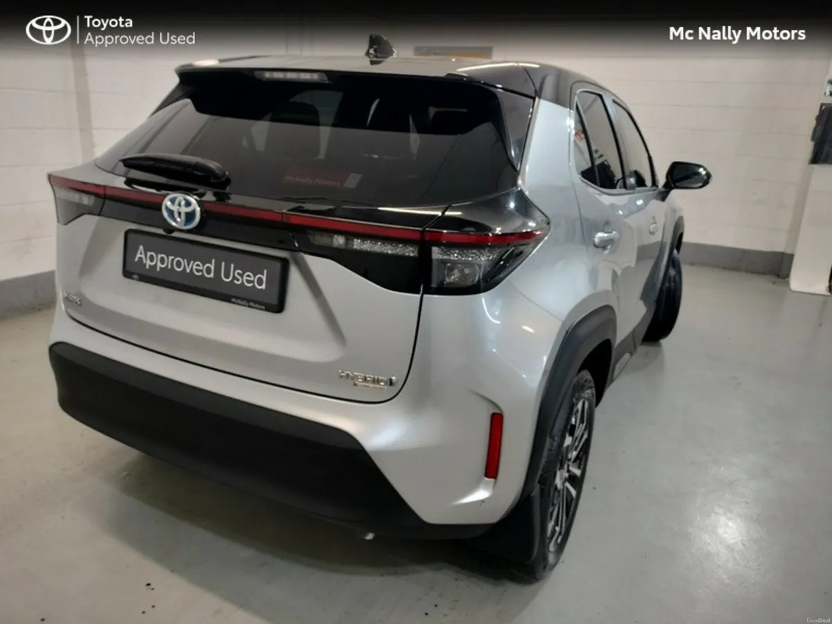 Toyota Yaris Cross LUNA SPORT LOW KMS - Image 3
