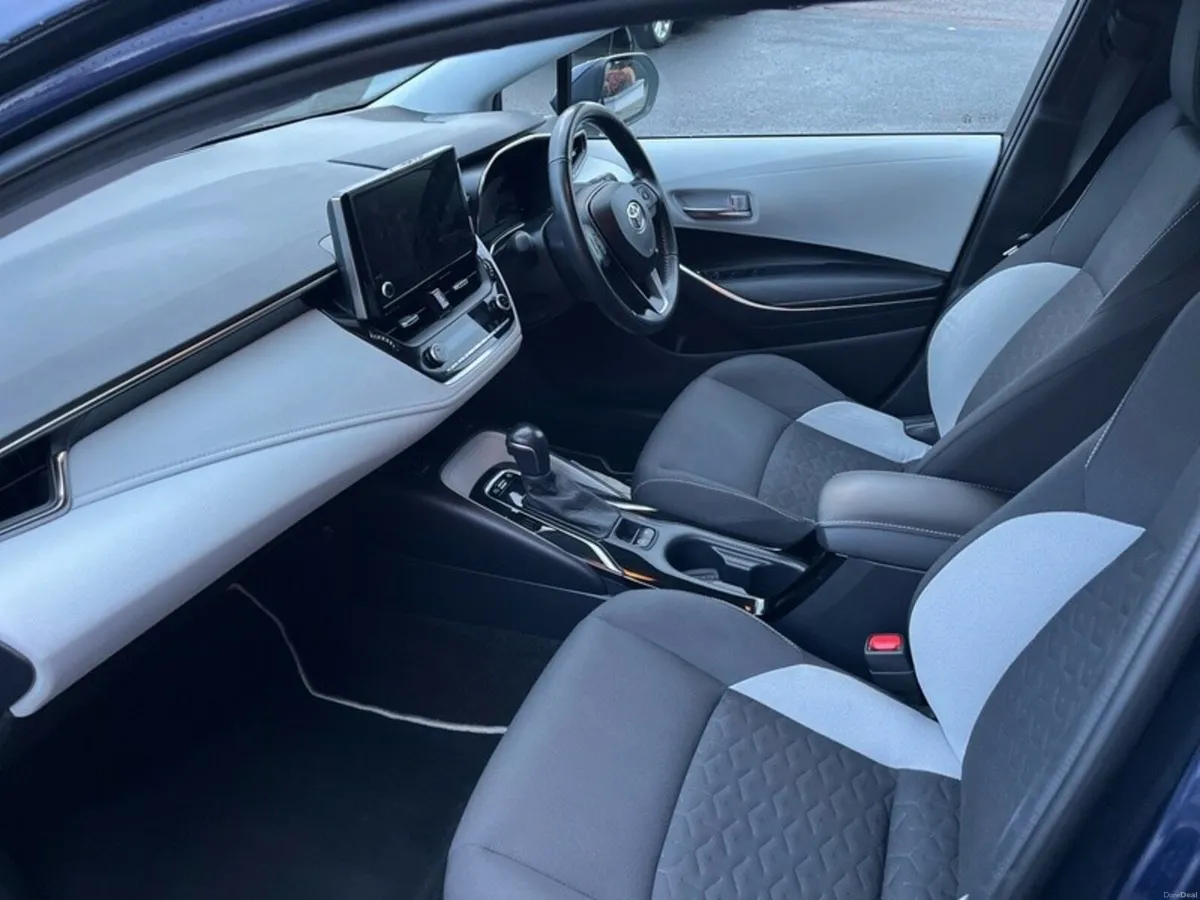 Toyota Corolla HYBRID ELECTRIC SOL T/S - Image 6
