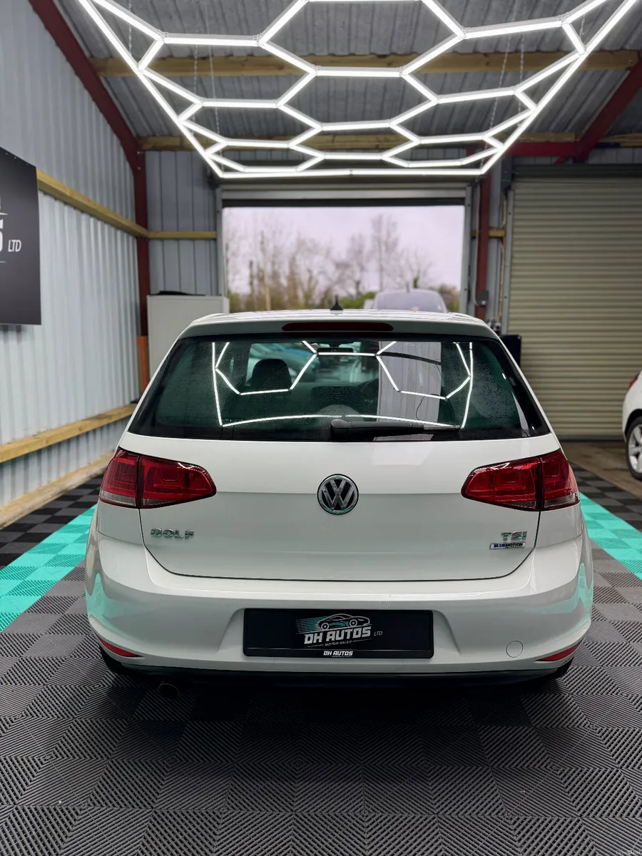 2015 (152) VW Golf 1.2 Petrol - Lounge Edition - Image 4
