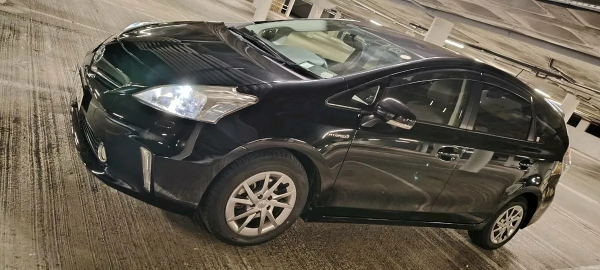 Toyota Prius Alpha Hybrid 2012 Automatic - Image 3