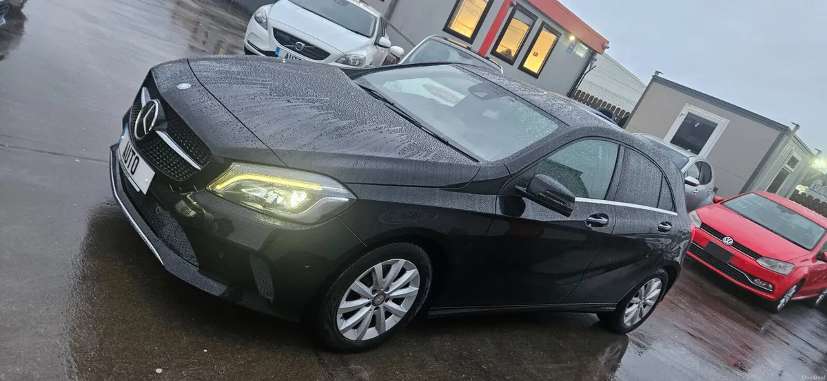 Mercedes a180 automatic 1.6 petrol low kms - Image 4