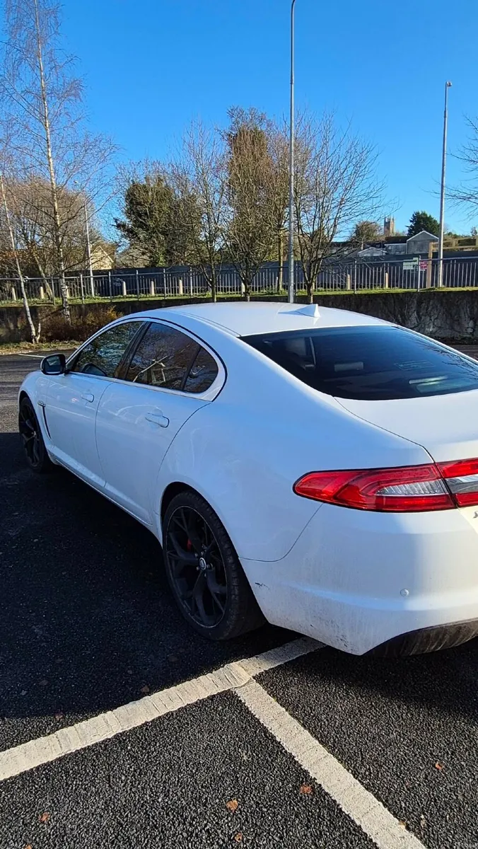 Jaguar XF 2014 - Image 2