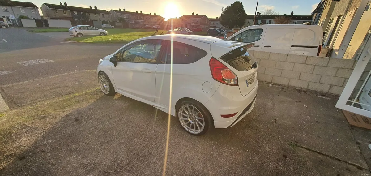 Ford fiesta ST - Image 4