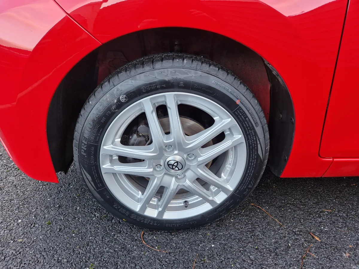 18 TOYOTA AYGO...NCT 2/28... - Image 4