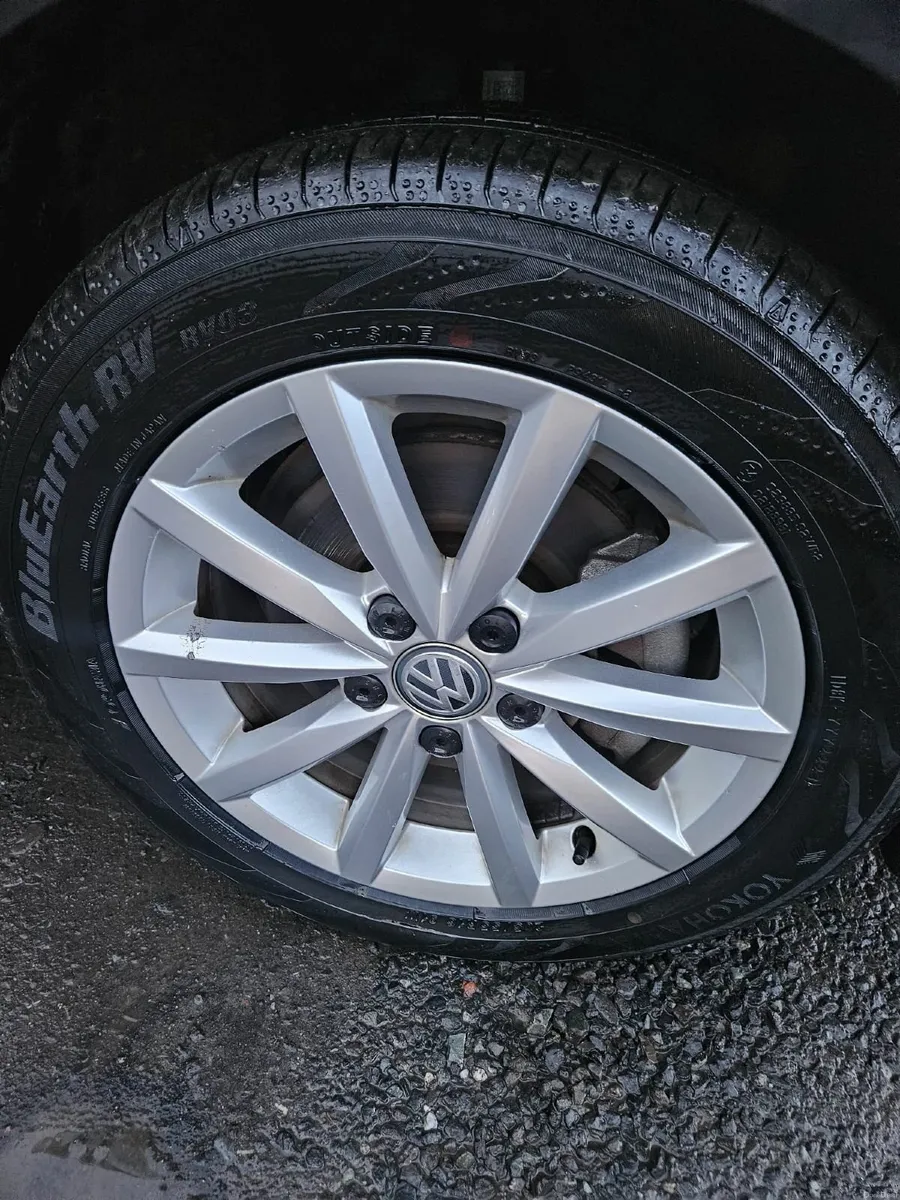 Volkswagen Golf 2015. low mileage - Image 3